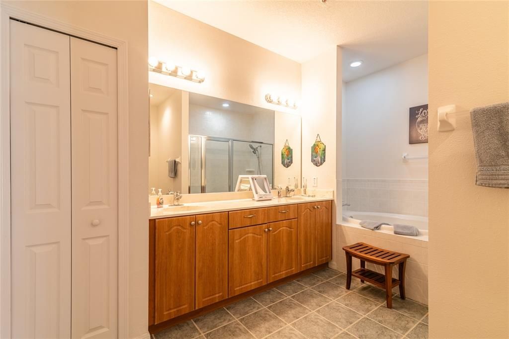 En Venta: $250,000 (2 camas, 2 baños, 1588 Pies cuadrados)