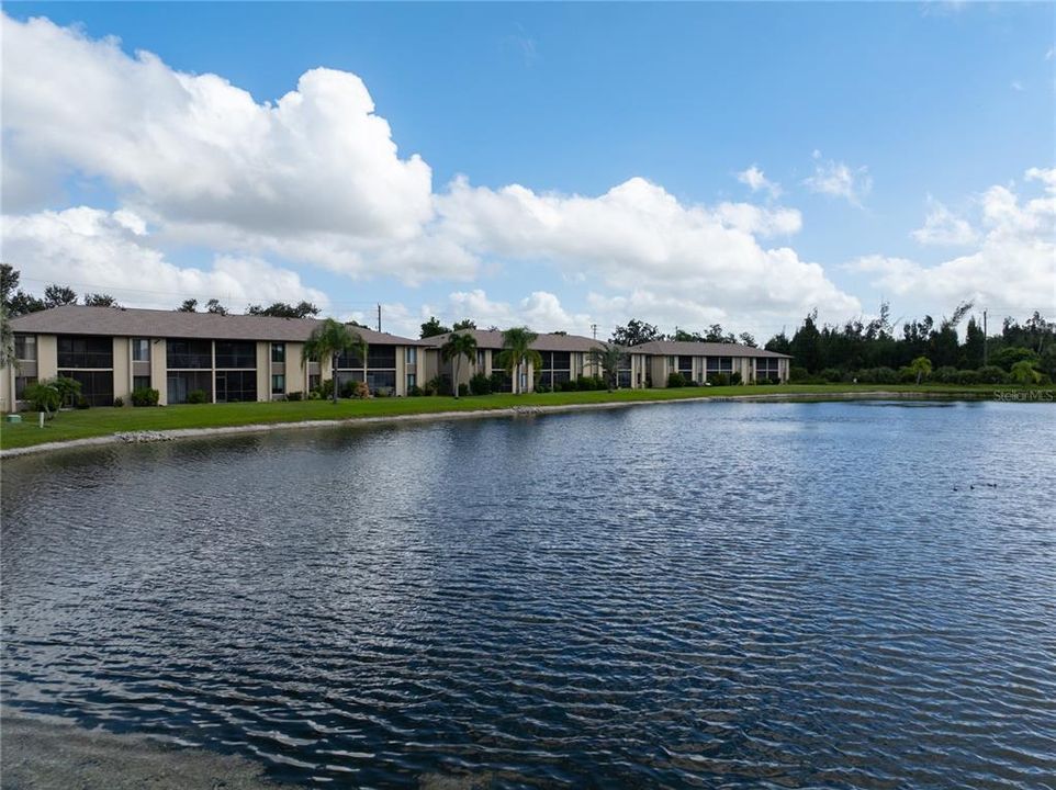 На продажу: $140,000 (2 спален, 2 ванн, 957 Квадратных фут)