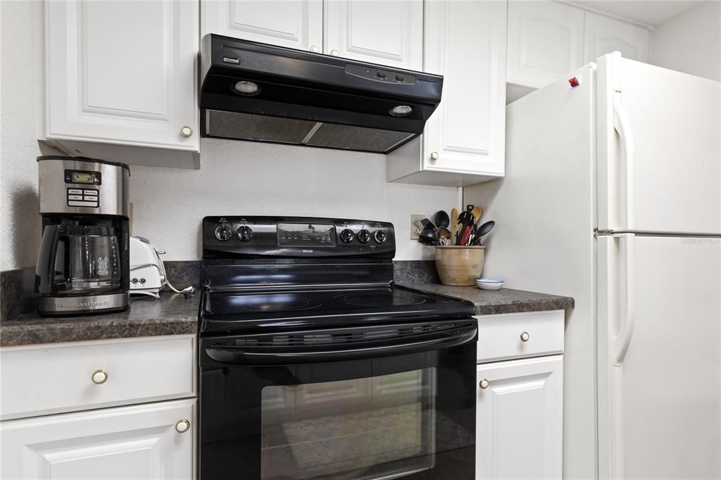 На продажу: $140,000 (2 спален, 2 ванн, 957 Квадратных фут)