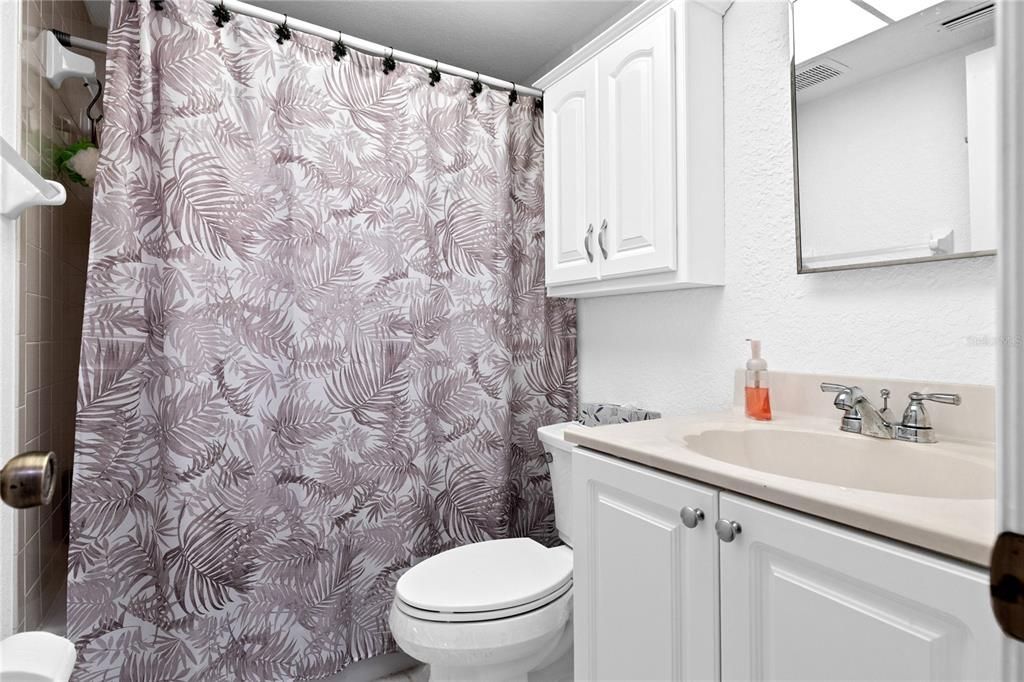 На продажу: $140,000 (2 спален, 2 ванн, 957 Квадратных фут)