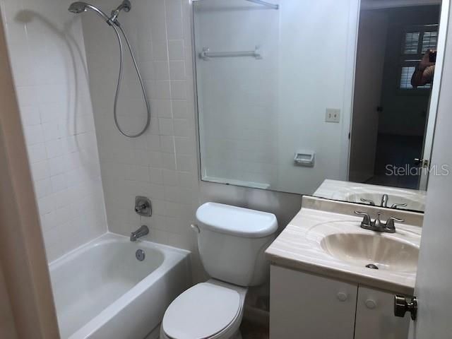 Под контрактом: $1,650 (2 спален, 2 ванн, 1139 Квадратных фут)