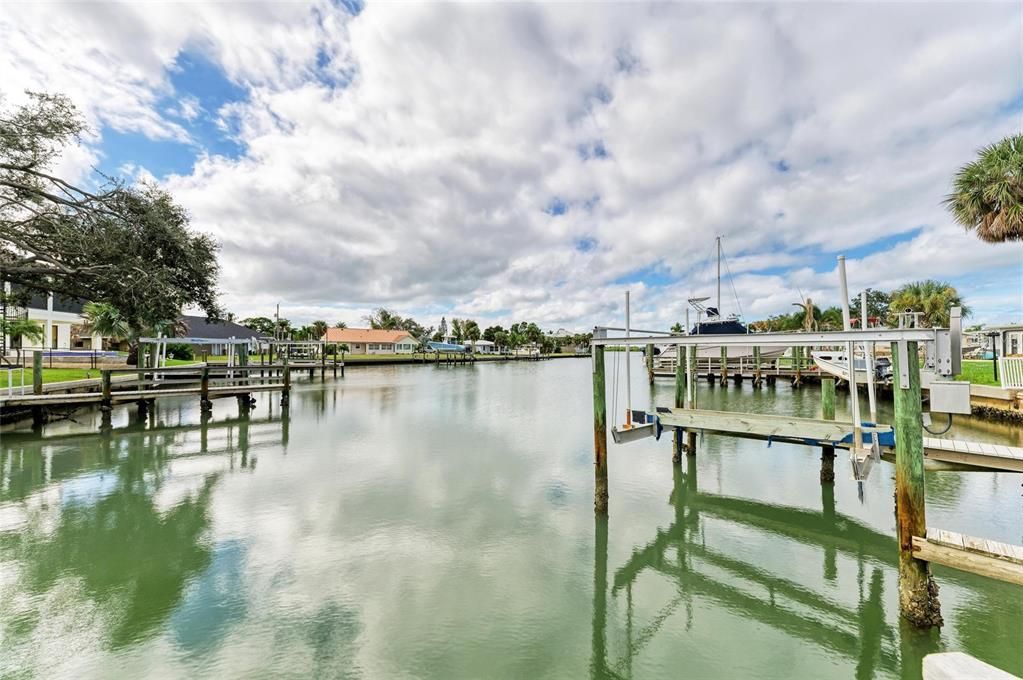 Active With Contract: $654,000 (2 beds, 1 baths, 1254 Square Feet)