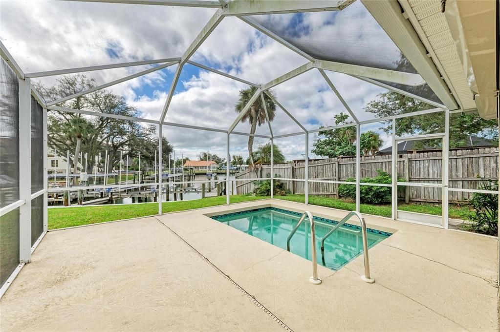 Active With Contract: $654,000 (2 beds, 1 baths, 1254 Square Feet)