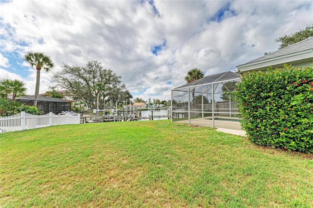 Active With Contract: $654,000 (2 beds, 1 baths, 1254 Square Feet)