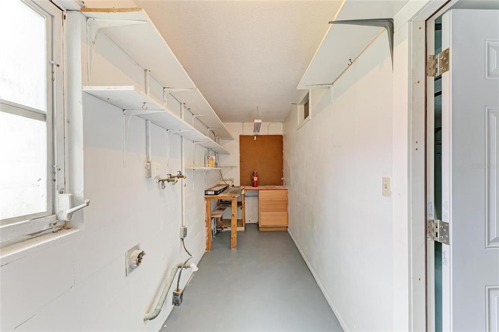 Active With Contract: $654,000 (2 beds, 1 baths, 1254 Square Feet)