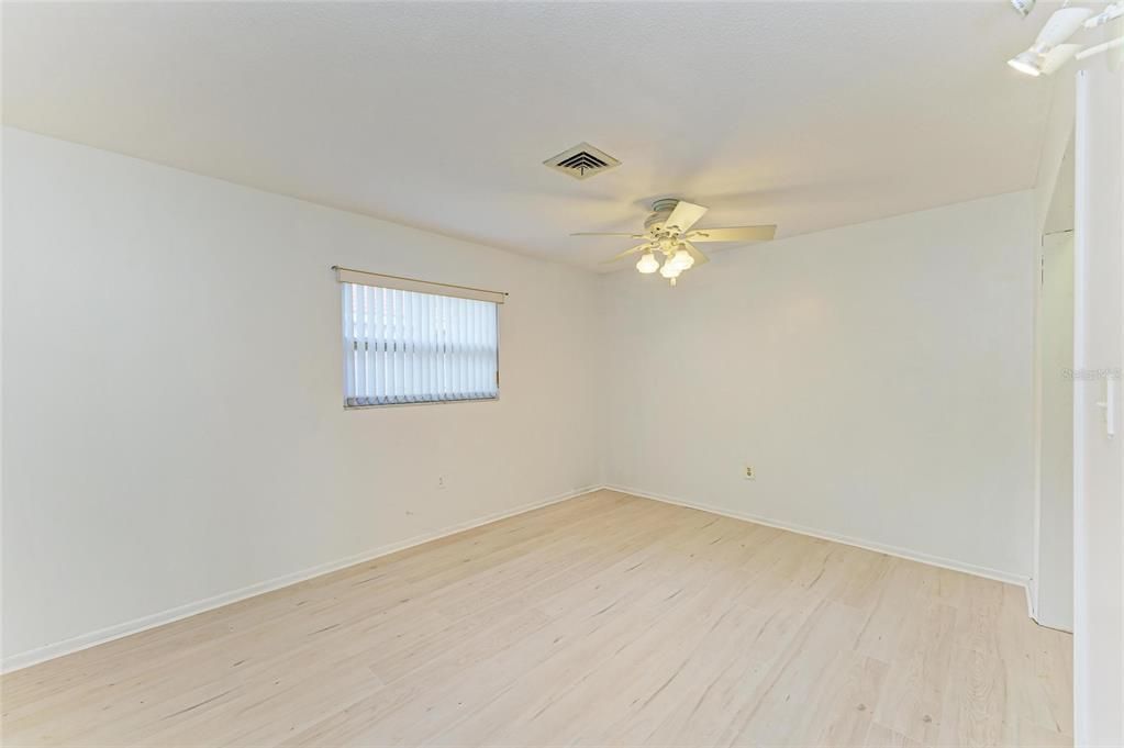 Active With Contract: $654,000 (2 beds, 1 baths, 1254 Square Feet)