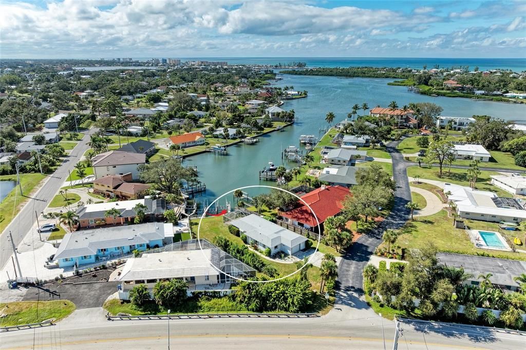 Active With Contract: $654,000 (2 beds, 1 baths, 1254 Square Feet)