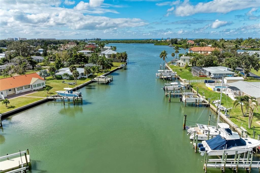 Active With Contract: $654,000 (2 beds, 1 baths, 1254 Square Feet)