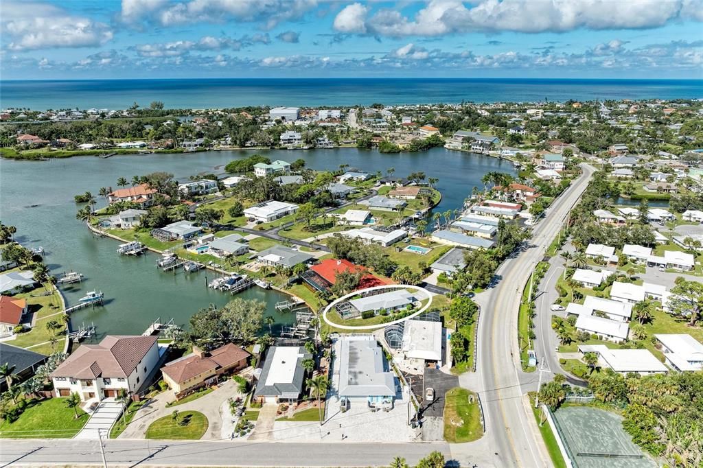 Active With Contract: $654,000 (2 beds, 1 baths, 1254 Square Feet)