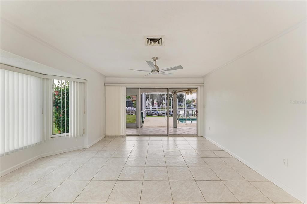 Active With Contract: $654,000 (2 beds, 1 baths, 1254 Square Feet)