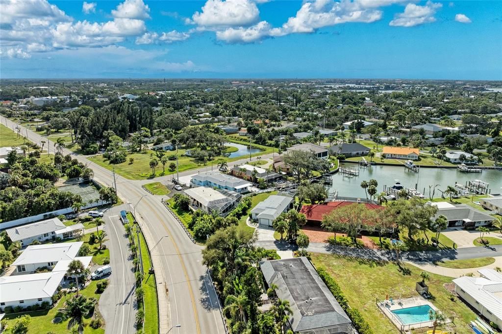 Active With Contract: $654,000 (2 beds, 1 baths, 1254 Square Feet)