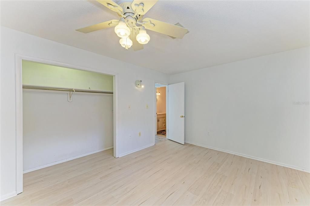 Active With Contract: $654,000 (2 beds, 1 baths, 1254 Square Feet)