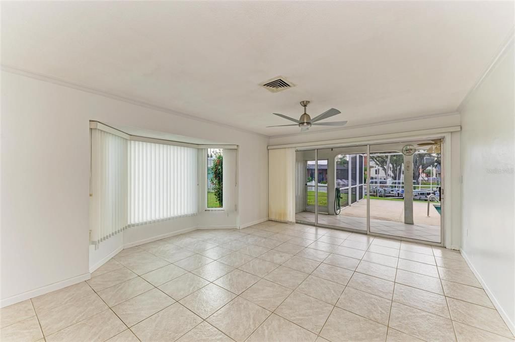 Active With Contract: $654,000 (2 beds, 1 baths, 1254 Square Feet)