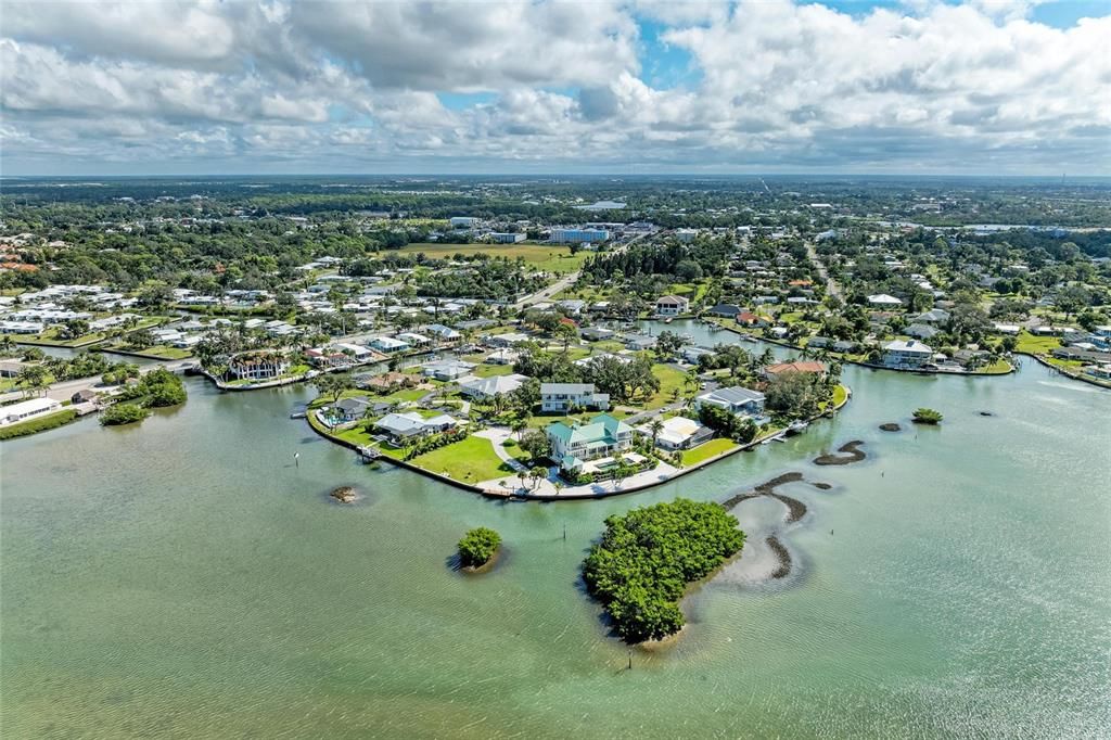 Active With Contract: $654,000 (2 beds, 1 baths, 1254 Square Feet)