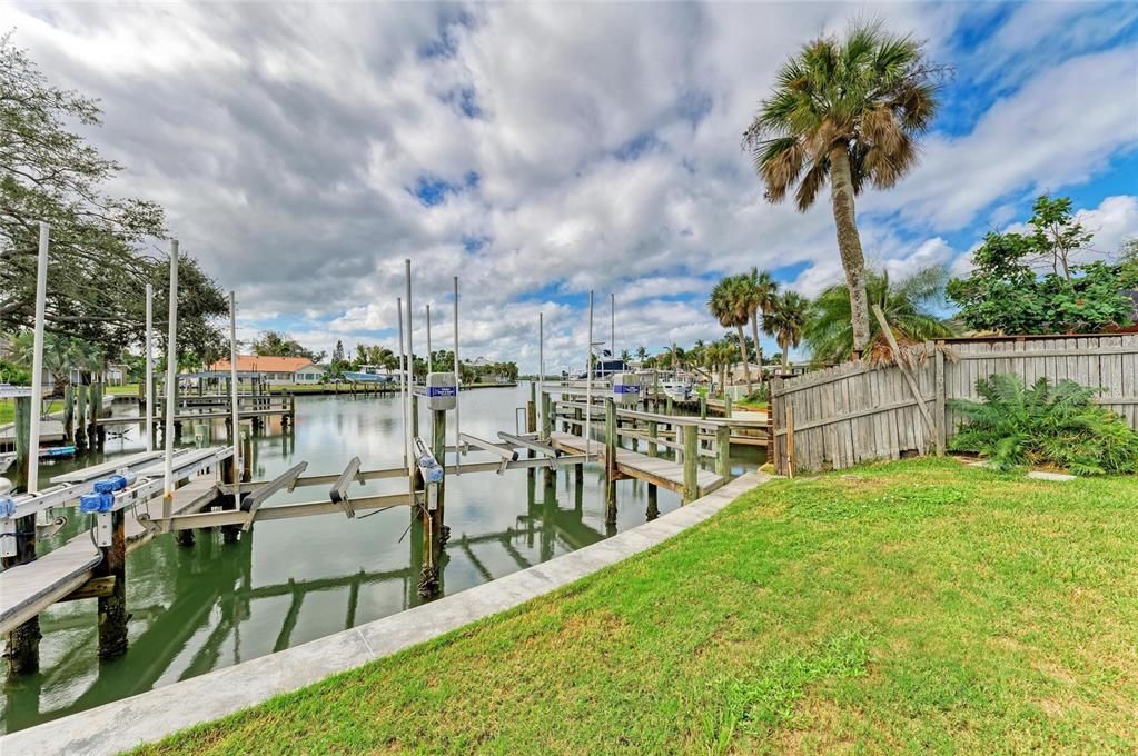 Active With Contract: $654,000 (2 beds, 1 baths, 1254 Square Feet)