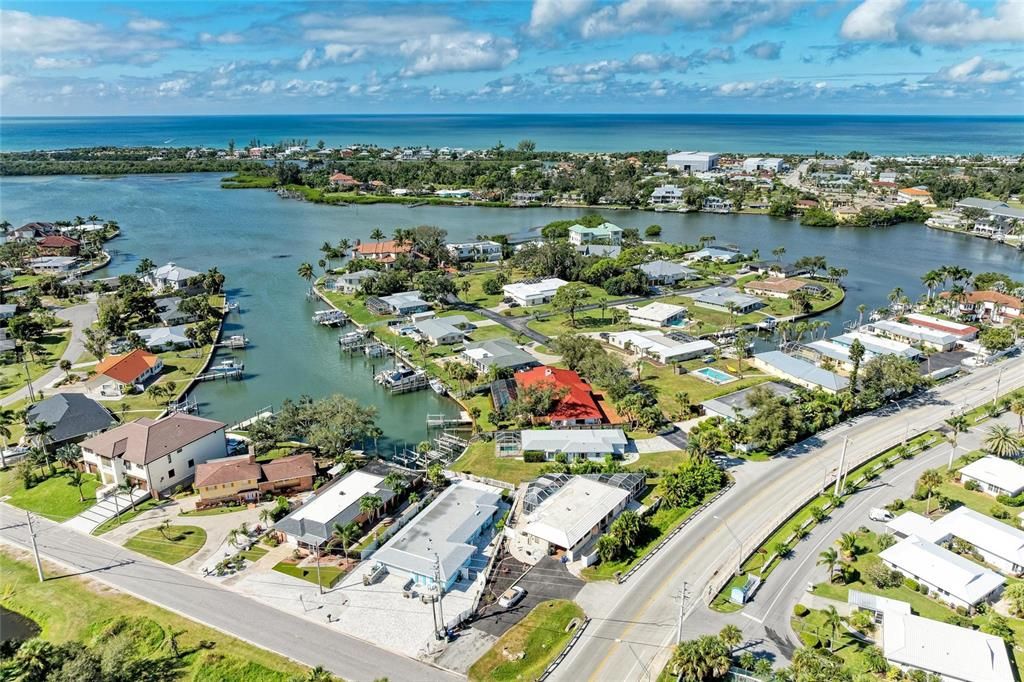 Active With Contract: $654,000 (2 beds, 1 baths, 1254 Square Feet)