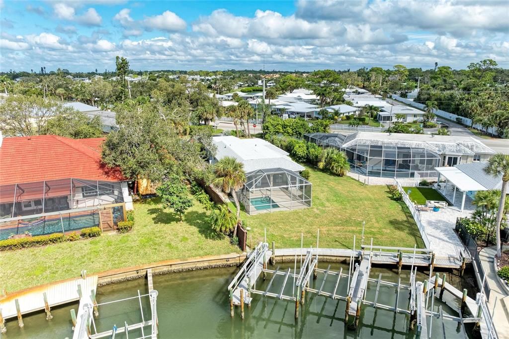 Active With Contract: $654,000 (2 beds, 1 baths, 1254 Square Feet)