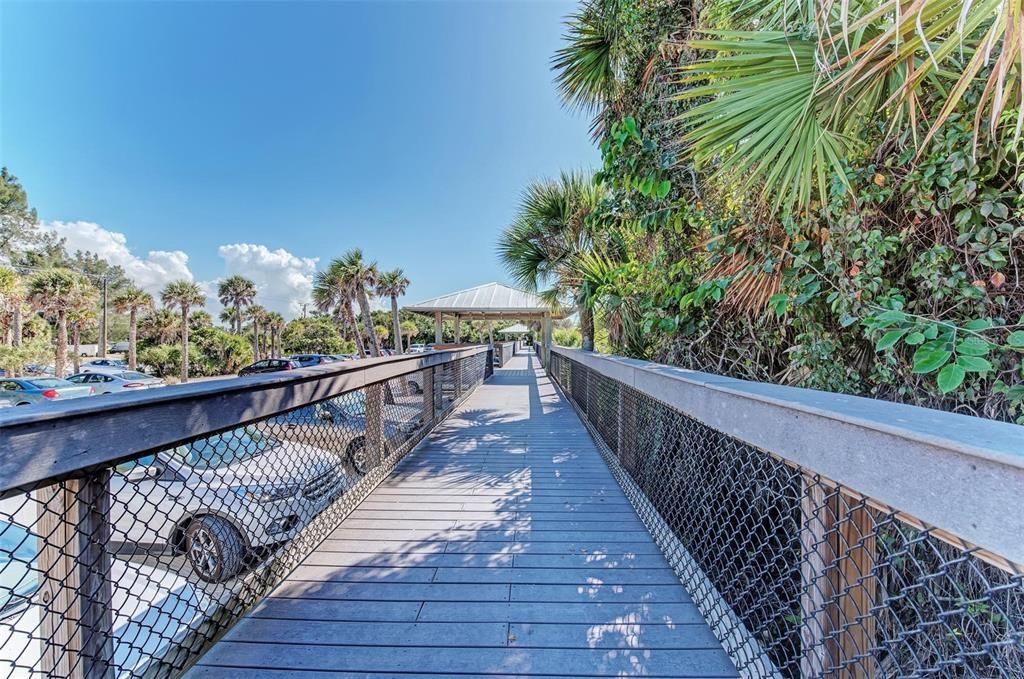 Active With Contract: $654,000 (2 beds, 1 baths, 1254 Square Feet)