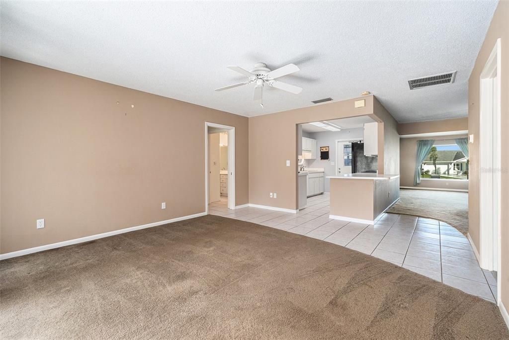 На продажу: $184,990 (2 спален, 2 ванн, 1516 Квадратных фут)