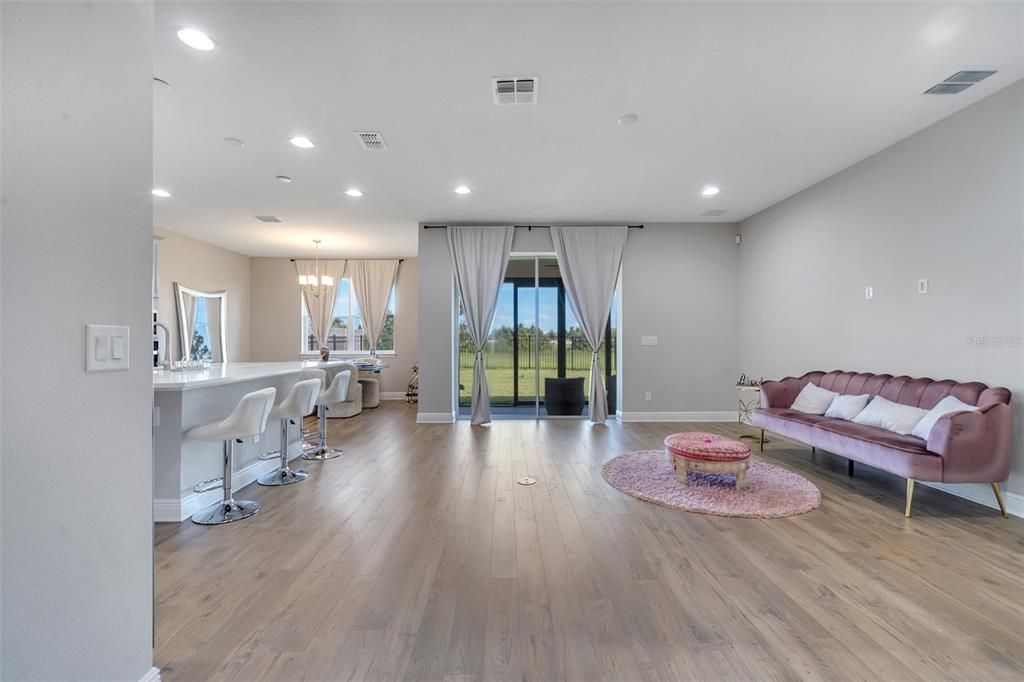 На продажу: $709,900 (4 спален, 3 ванн, 2843 Квадратных фут)