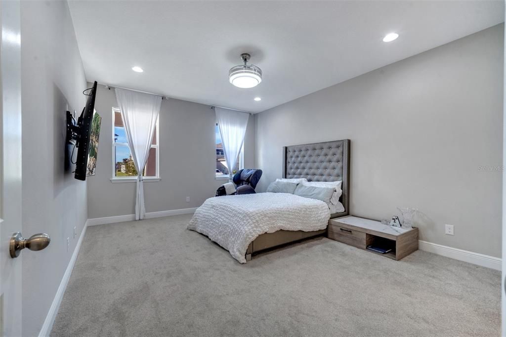 На продажу: $709,900 (4 спален, 3 ванн, 2843 Квадратных фут)