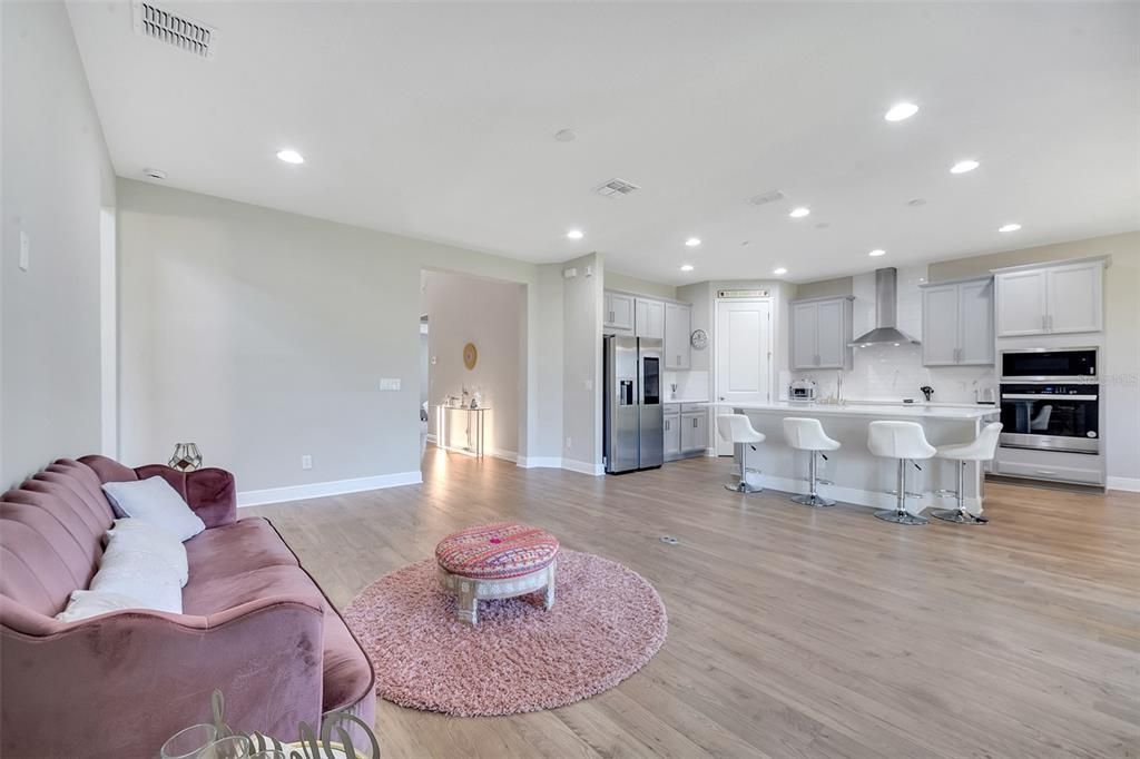 На продажу: $709,900 (4 спален, 3 ванн, 2843 Квадратных фут)