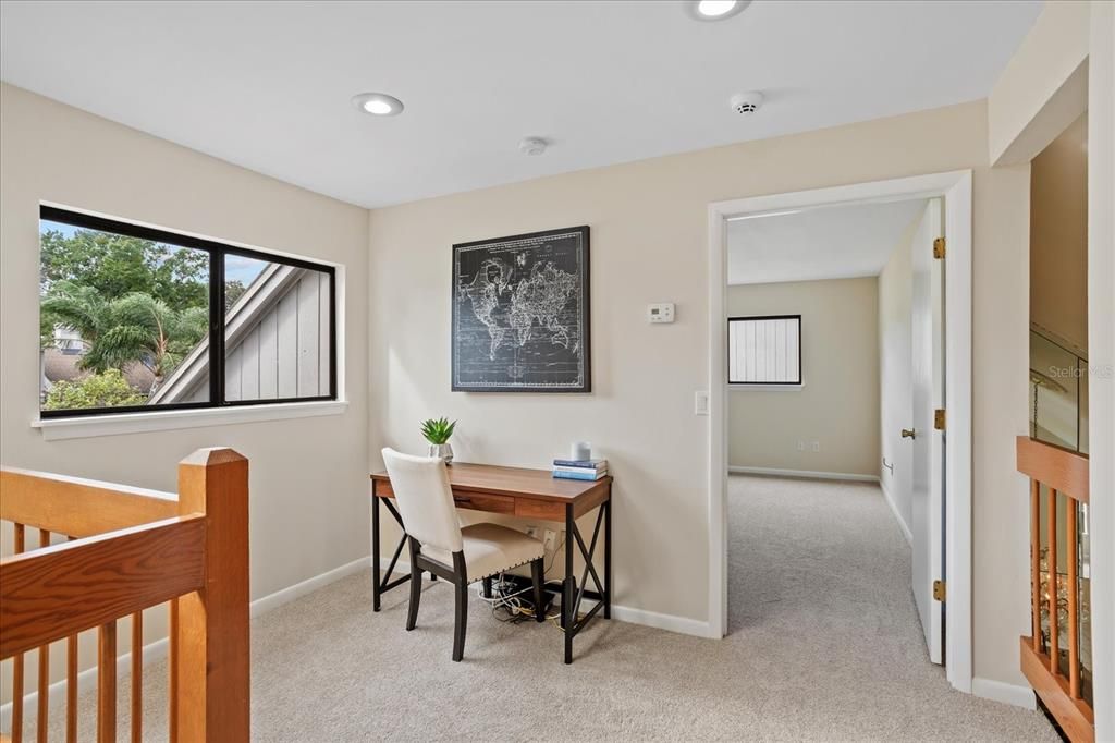 Activo con contrato: $449,000 (4 camas, 3 baños, 2436 Pies cuadrados)