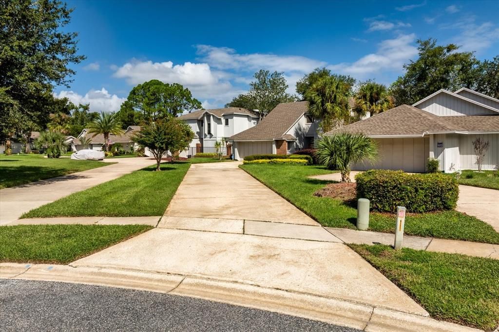 Activo con contrato: $449,000 (4 camas, 3 baños, 2436 Pies cuadrados)