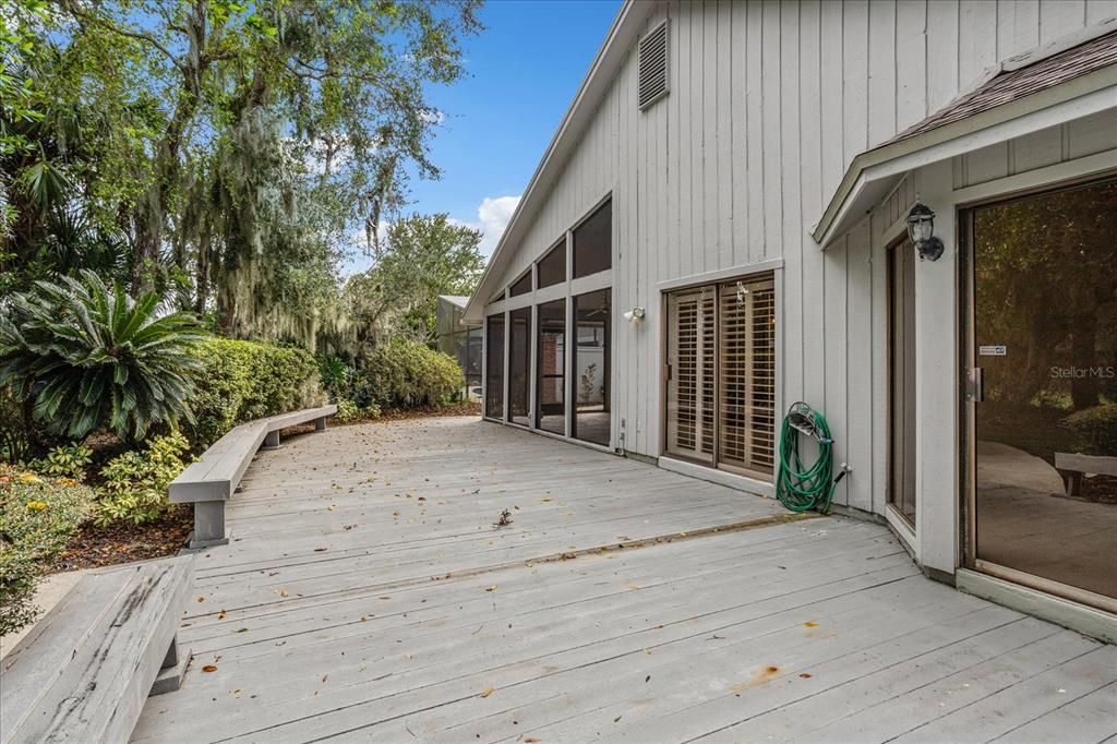 Activo con contrato: $449,000 (4 camas, 3 baños, 2436 Pies cuadrados)