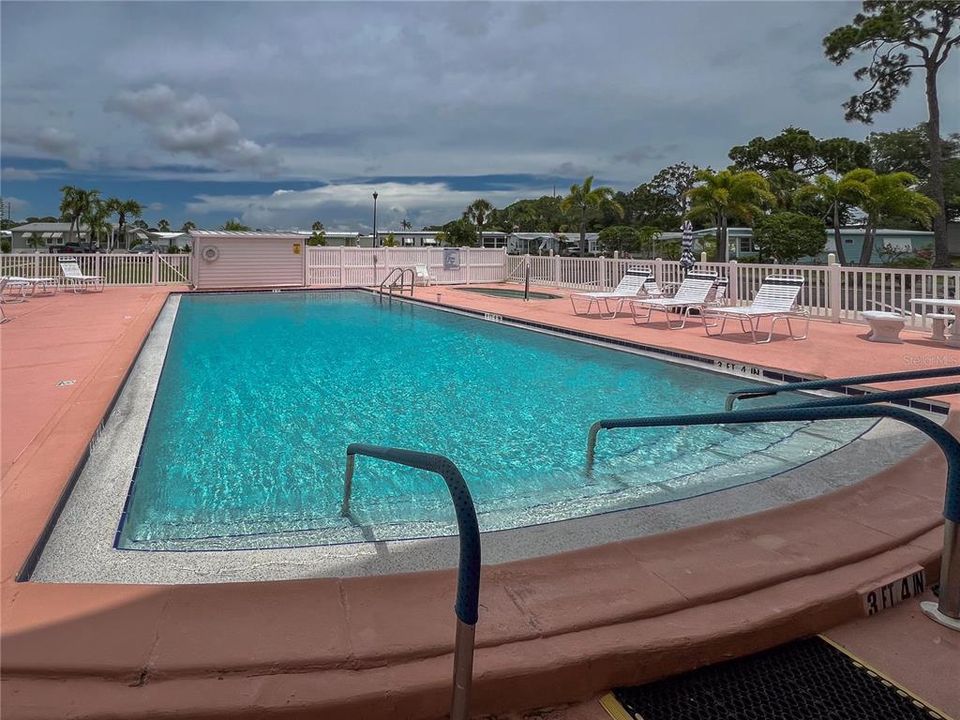 Active With Contract: $110,000 (2 beds, 1 baths, 672 Square Feet)