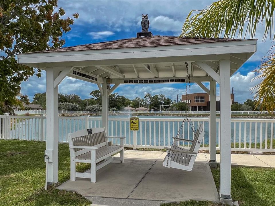 Active With Contract: $110,000 (2 beds, 1 baths, 672 Square Feet)