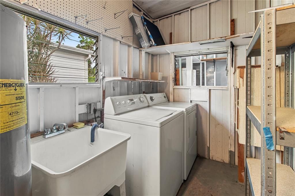 Active With Contract: $110,000 (2 beds, 1 baths, 672 Square Feet)