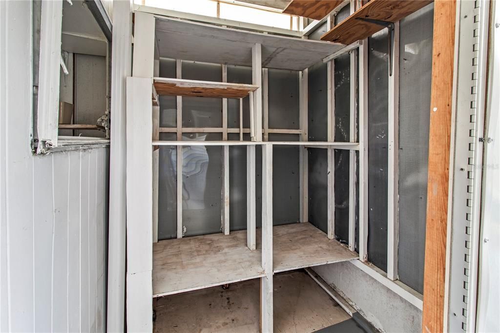 Active With Contract: $110,000 (2 beds, 1 baths, 672 Square Feet)