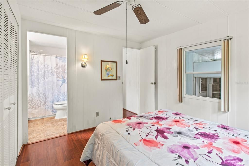 Active With Contract: $110,000 (2 beds, 1 baths, 672 Square Feet)