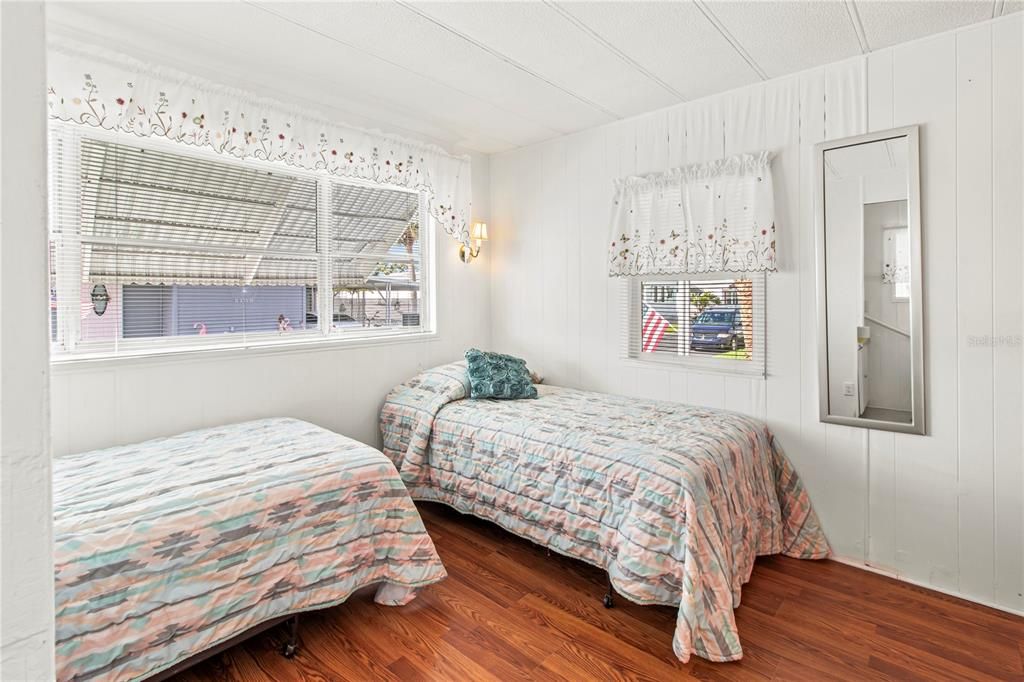 Active With Contract: $110,000 (2 beds, 1 baths, 672 Square Feet)