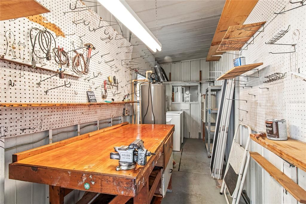 Active With Contract: $110,000 (2 beds, 1 baths, 672 Square Feet)