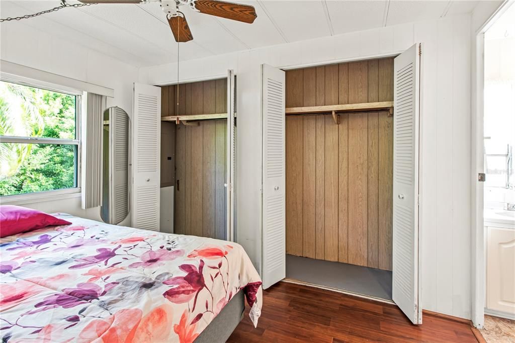 Active With Contract: $110,000 (2 beds, 1 baths, 672 Square Feet)