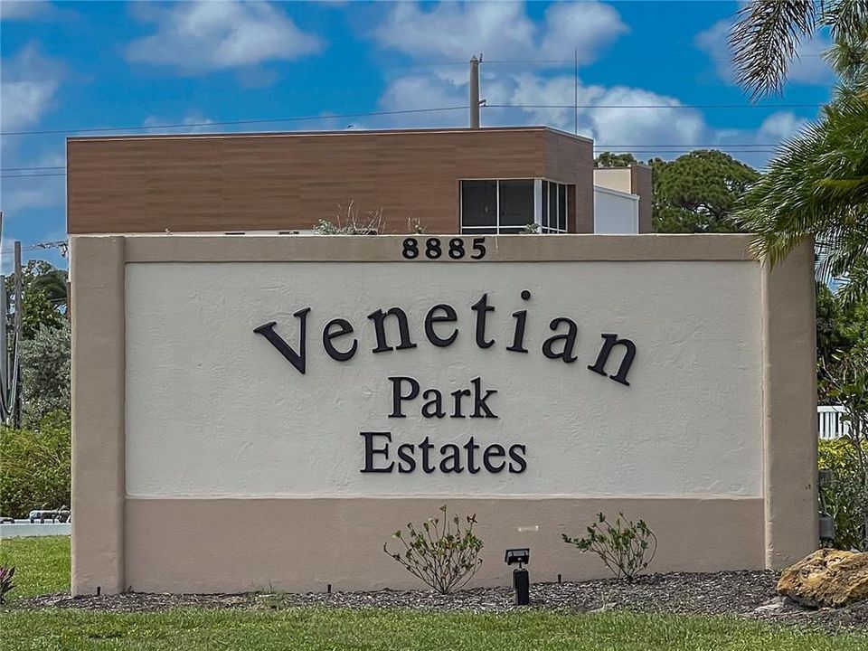 Active With Contract: $110,000 (2 beds, 1 baths, 672 Square Feet)