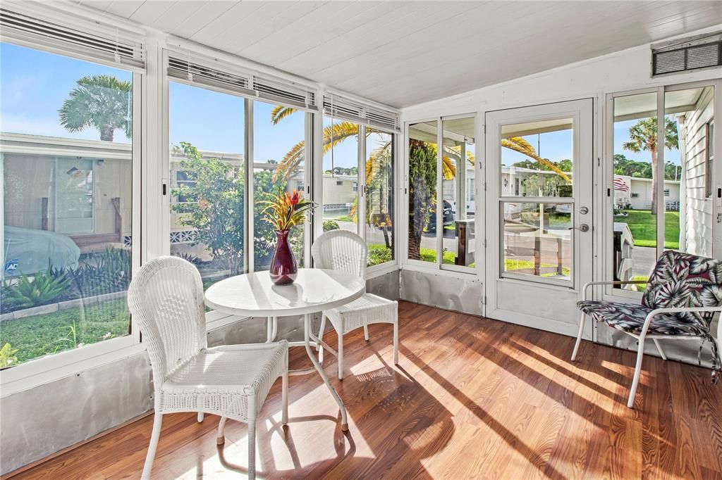 Active With Contract: $110,000 (2 beds, 1 baths, 672 Square Feet)