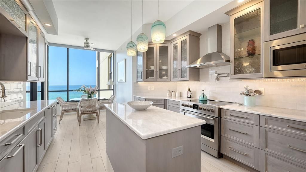 На продажу: $3,695,000 (3 спален, 4 ванн, 3045 Квадратных фут)