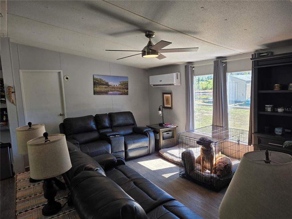 For Sale: $179,000 (3 beds, 2 baths, 1152 Square Feet)