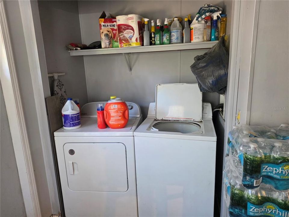 For Sale: $179,000 (3 beds, 2 baths, 1152 Square Feet)