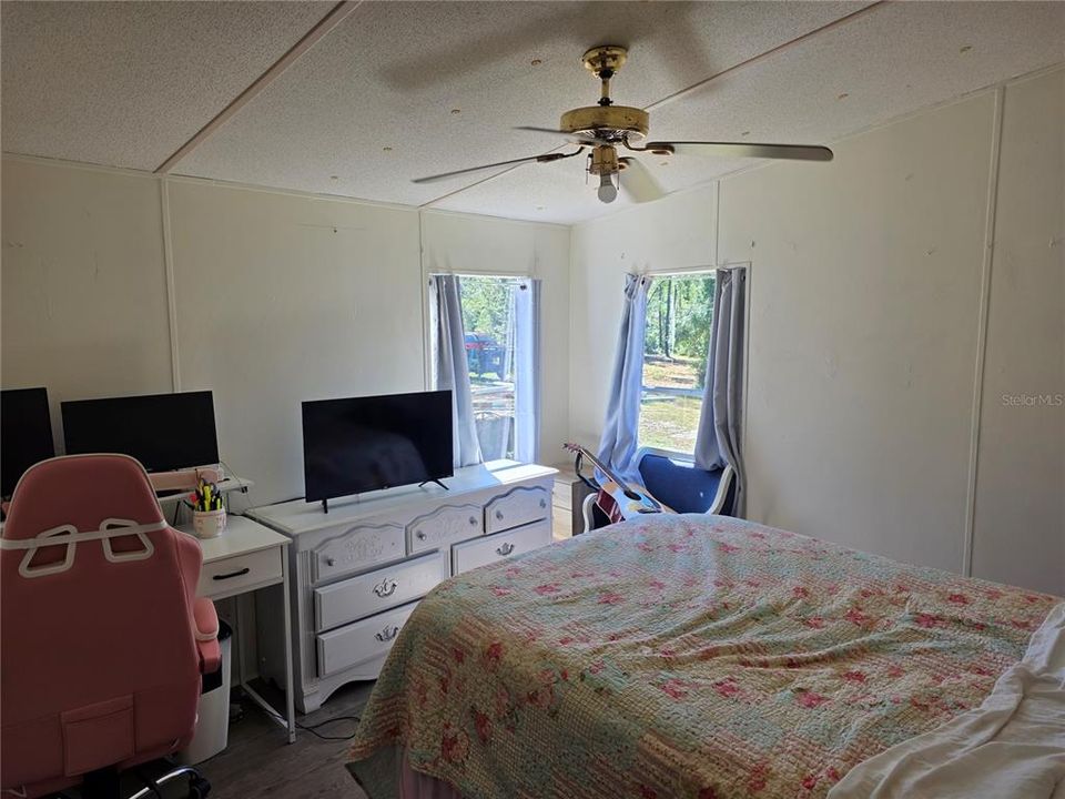 For Sale: $179,000 (3 beds, 2 baths, 1152 Square Feet)