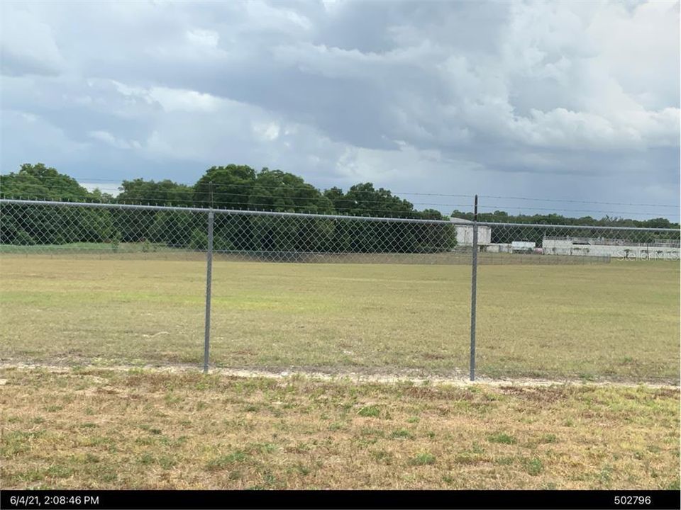 На продажу: $850,000 (5.69 acres)