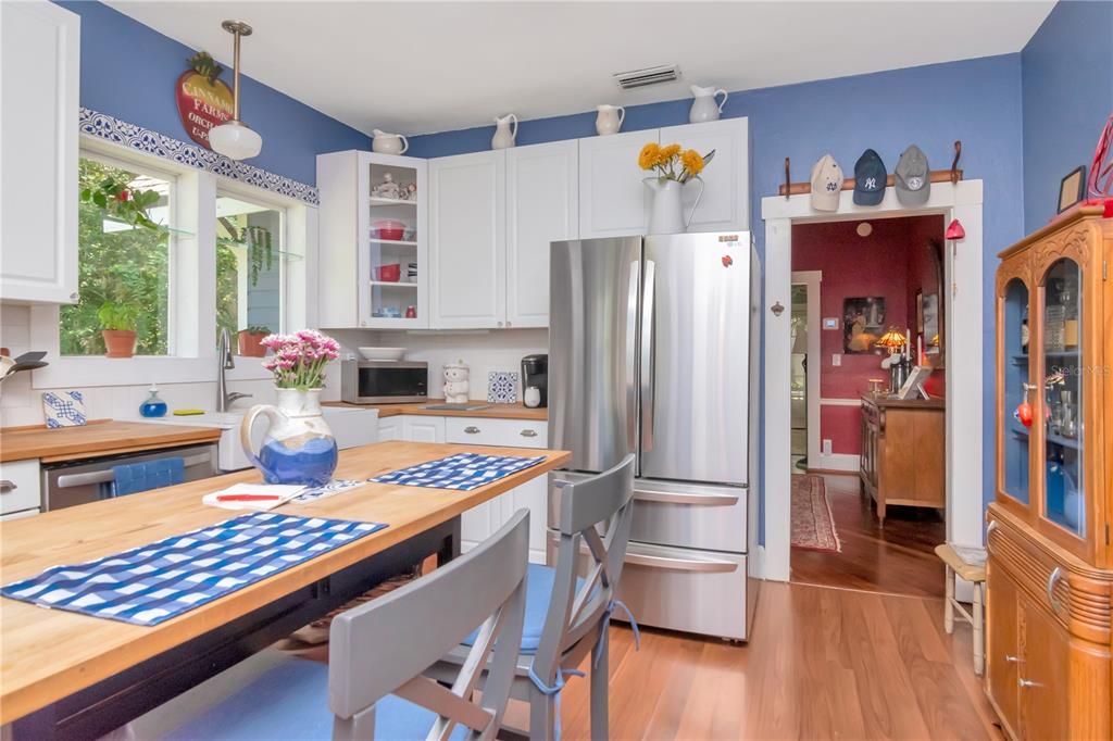 待售: $450,000 (3 贝兹, 0 浴室, 2146 平方英尺)