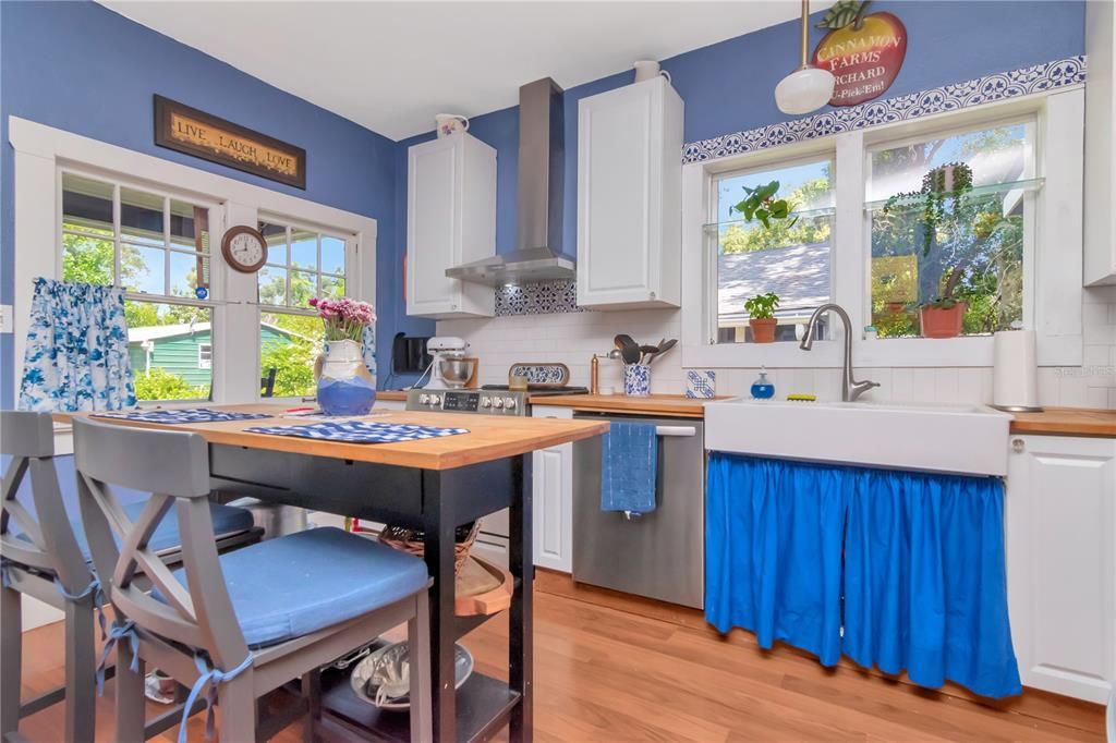 待售: $450,000 (3 贝兹, 0 浴室, 2146 平方英尺)