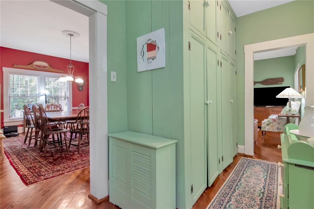 待售: $450,000 (3 贝兹, 0 浴室, 2146 平方英尺)