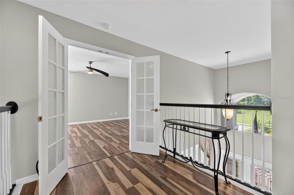 En Venta: $899,900 (4 camas, 3 baños, 3377 Pies cuadrados)