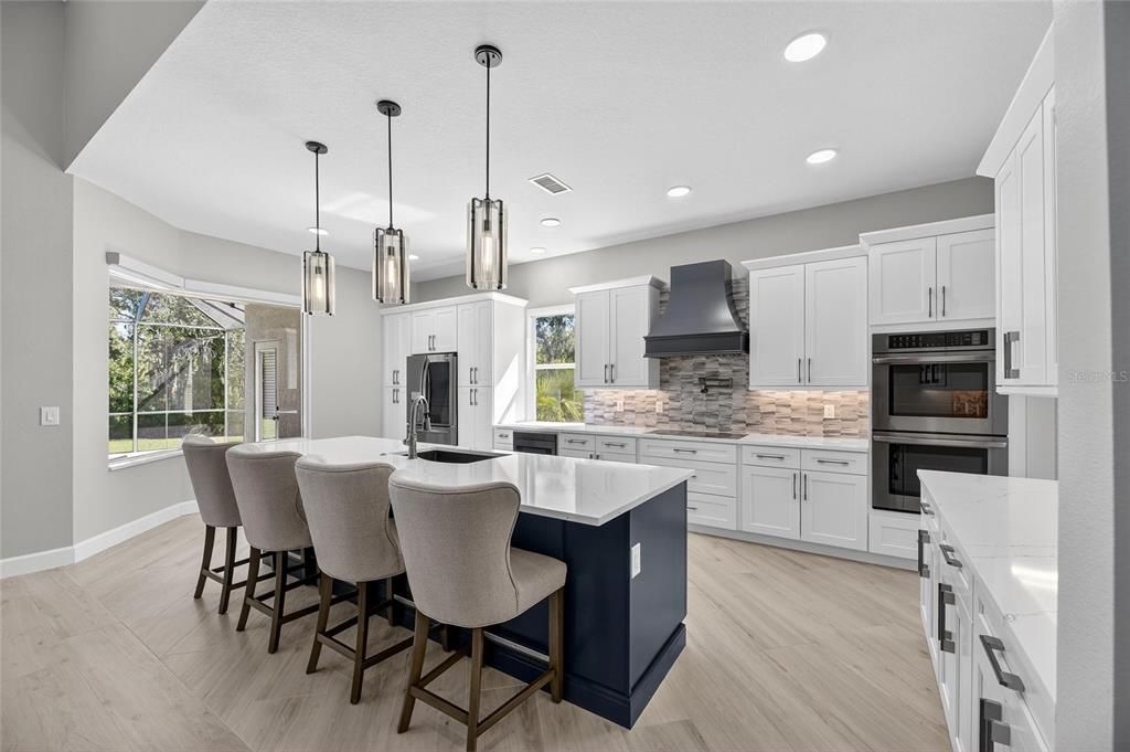 En Venta: $899,900 (4 camas, 3 baños, 3377 Pies cuadrados)