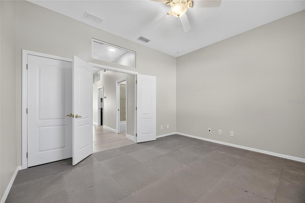 En Venta: $899,900 (4 camas, 3 baños, 3377 Pies cuadrados)